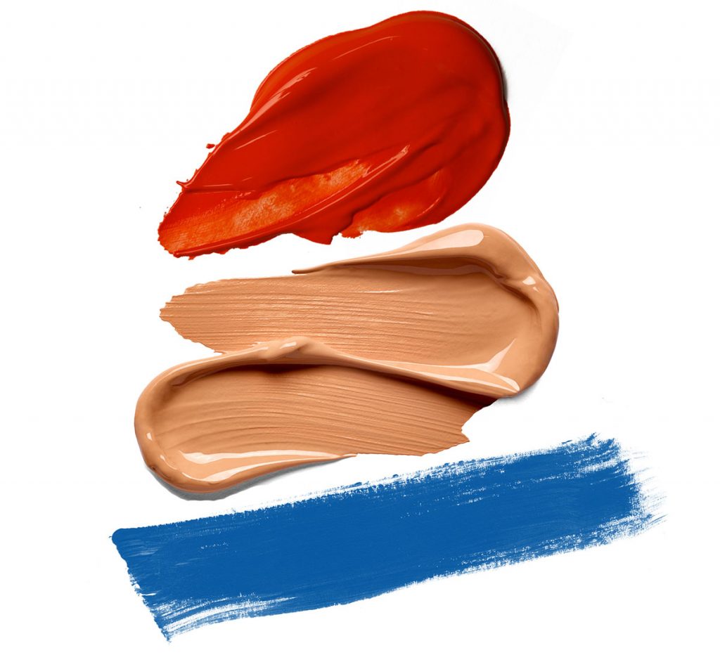 paleta s kombináciou modrej, červenej a béžovej farby