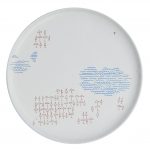 servírovací keramický tanier ručne zdobený sieťotlačovými grafikami