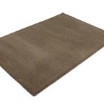 koberec v hnedej farbe