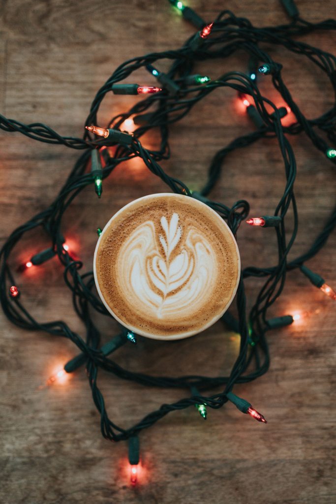 Vianočná reťaz a káva