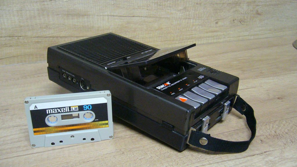 Sencor retro prenosný magnetofón