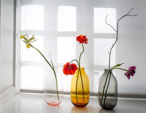 Patrik Illo: „Dôležité pre mňa je, aby váza dobre fungovala v priestore, aby vyznela – či už s kvetmi, alebo bez nich.“