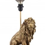 medená stolová lampa lev