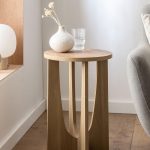 Dizajnový stolík z dreva
