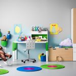 Detská izba s pracovným kútikom a skriňami