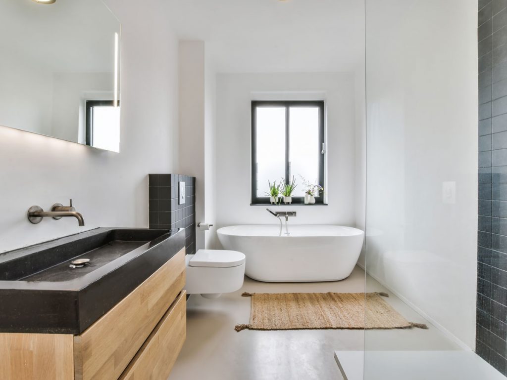 Aj vaša kúpeľňa môže byť ako zo žurnálu. V kurze sú prírodné materiály aj nápadité obklady